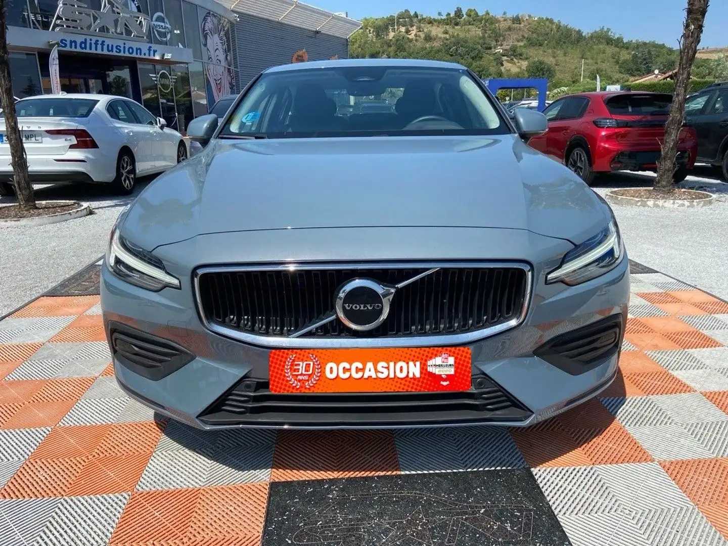 Volvo S60 B4 197 MHEV BVA CORE + GPS Caméra Gris - 2