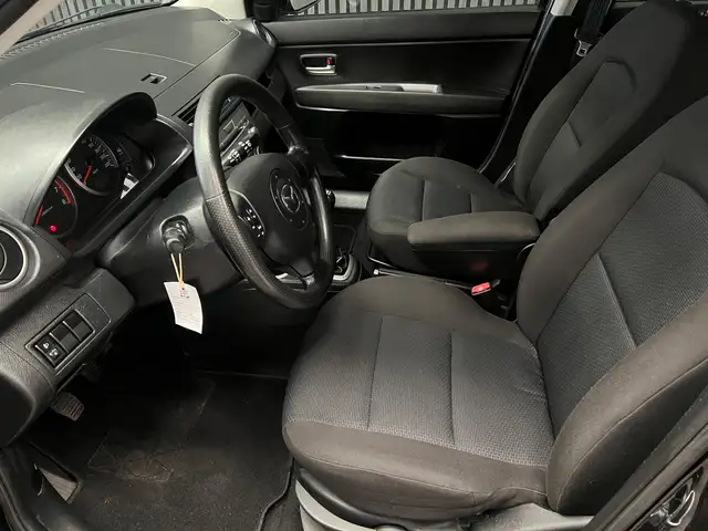 Mazda Mazda2 view 20