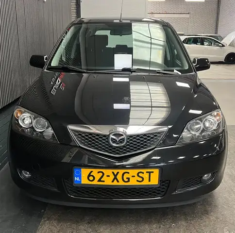 Mazda Mazda2 view 5