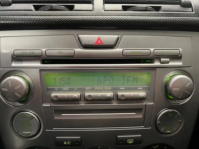 Mazda Mazda2 view 17