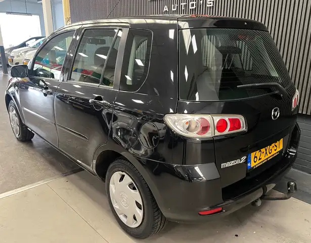 Mazda Mazda2 view 8