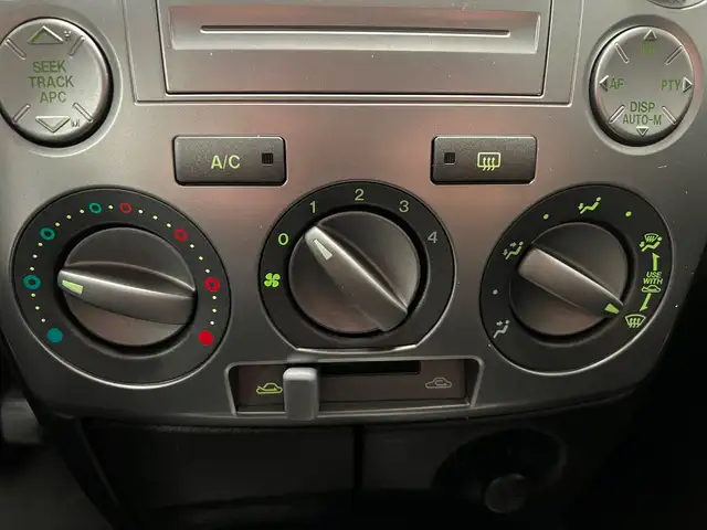Mazda Mazda2 view 18