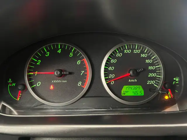 Mazda Mazda2 view 16