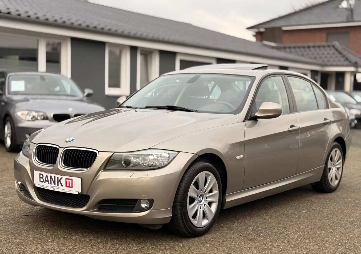 BMW 318 d E90 1-Hand EMW Select.Pano Xenon Sportsitz Beige - 1
