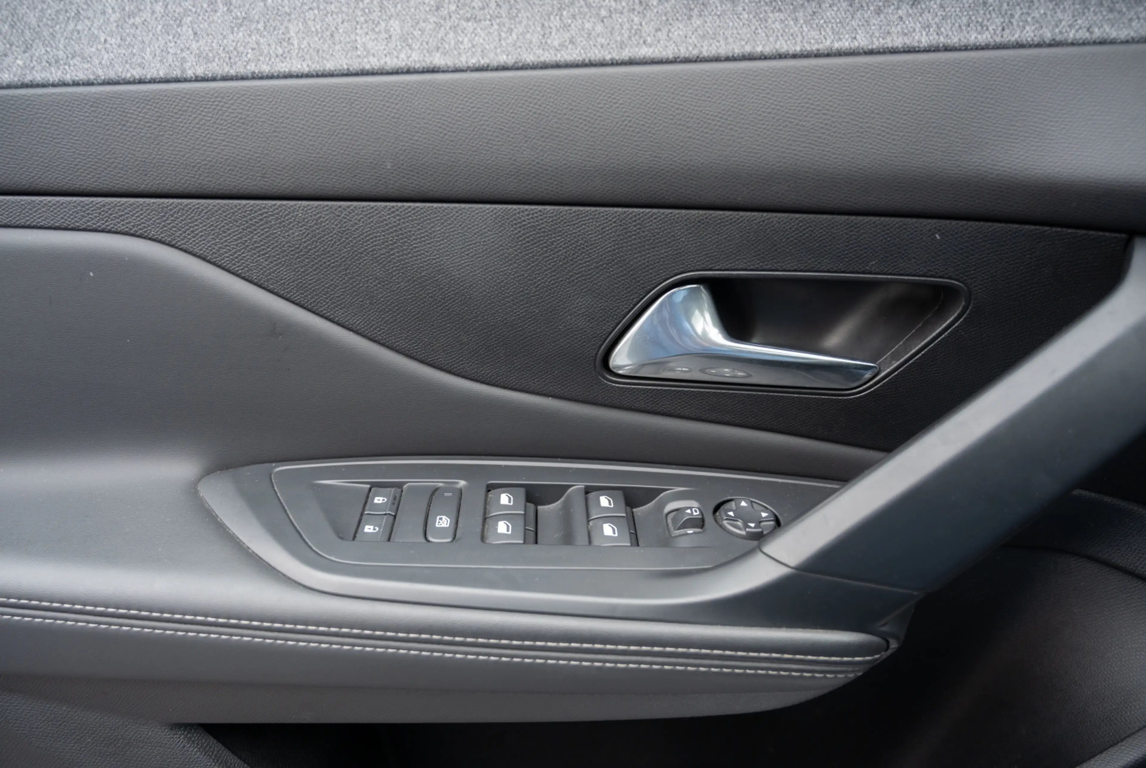 Peugeot 308 SW Allure 1.5 BlueHDi 130 EAT8 *KOMFORT-PAKET*WINTER-PAKET* — photo 12