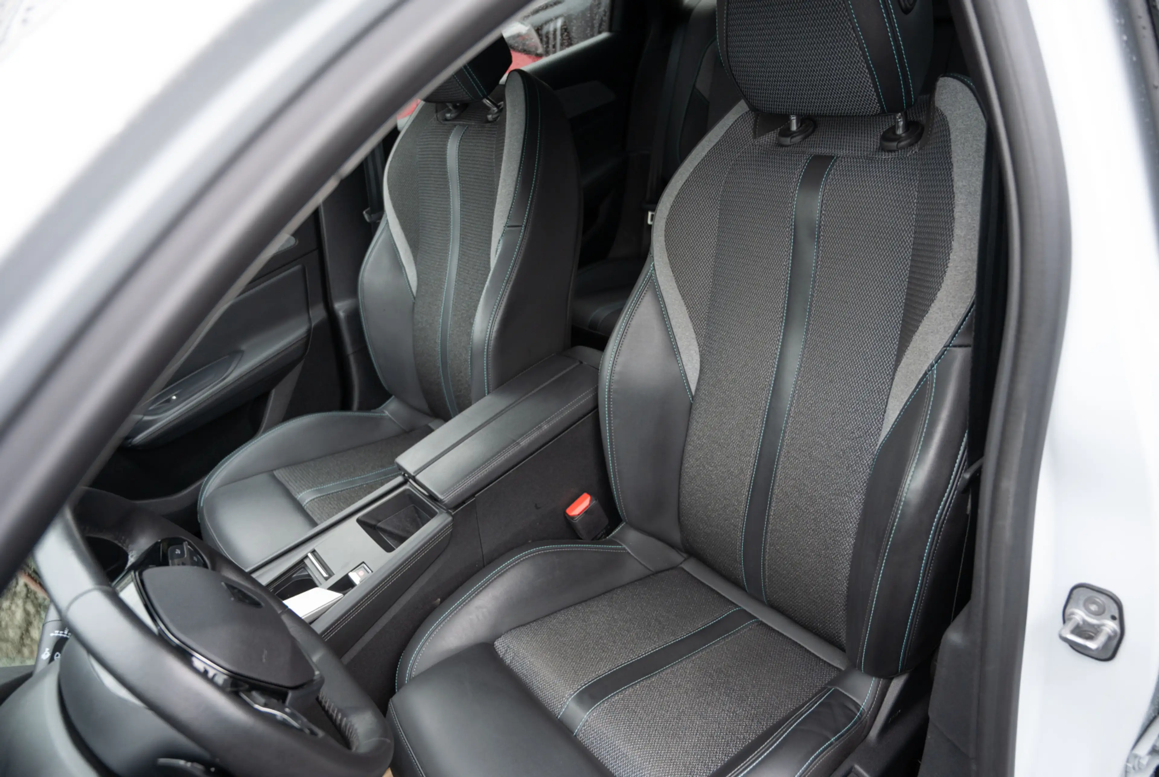 Peugeot 308 SW Allure 1.5 BlueHDi 130 EAT8 *KOMFORT-PAKET*WINTER-PAKET* — photo 6