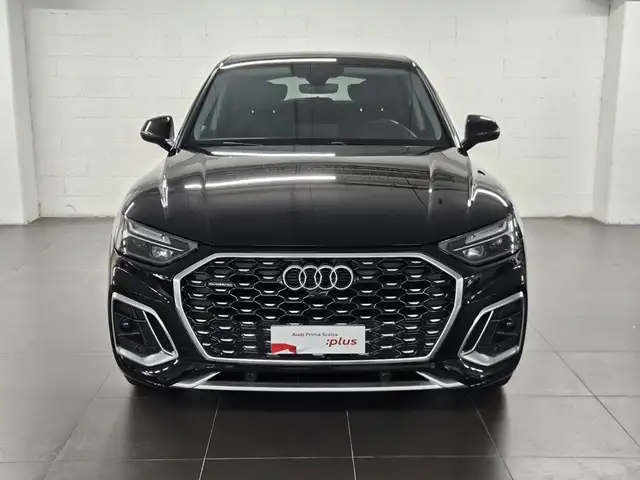 Audi Q5 view 2