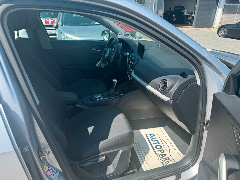 Audi Q2 35 TFSI advanced SHZ/PDC/TEMPO/CARPLAY — photo 14