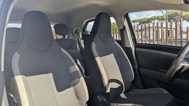 Toyota Aygo view 11