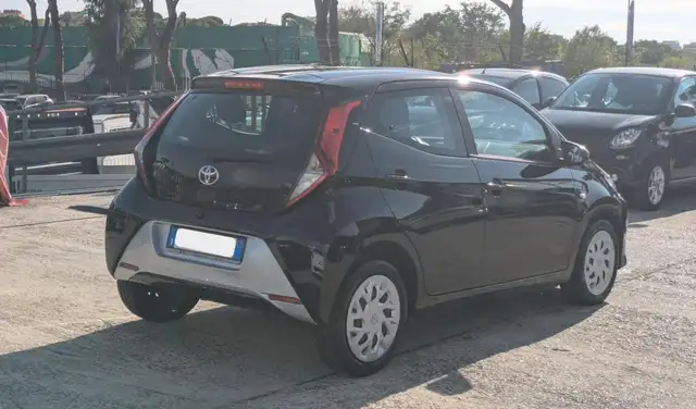 Toyota Aygo view 3
