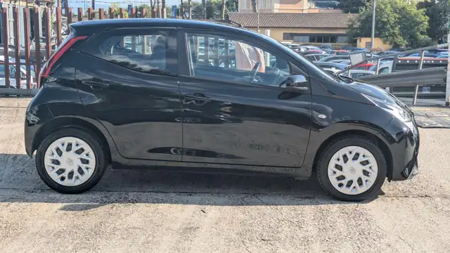 Toyota Aygo view 15