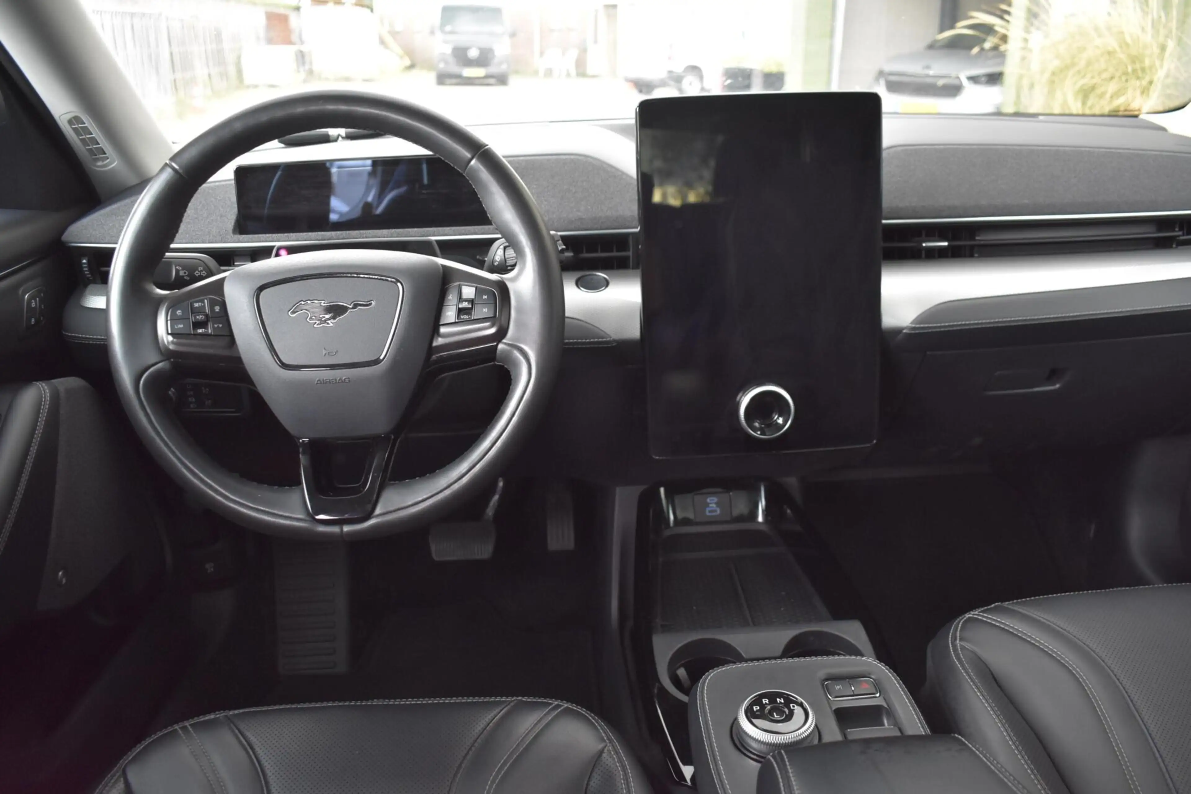 Ford Mustang Mach-E RWD 75 kWh | Pano | Leder | B&O| Winterpakket | — photo 12