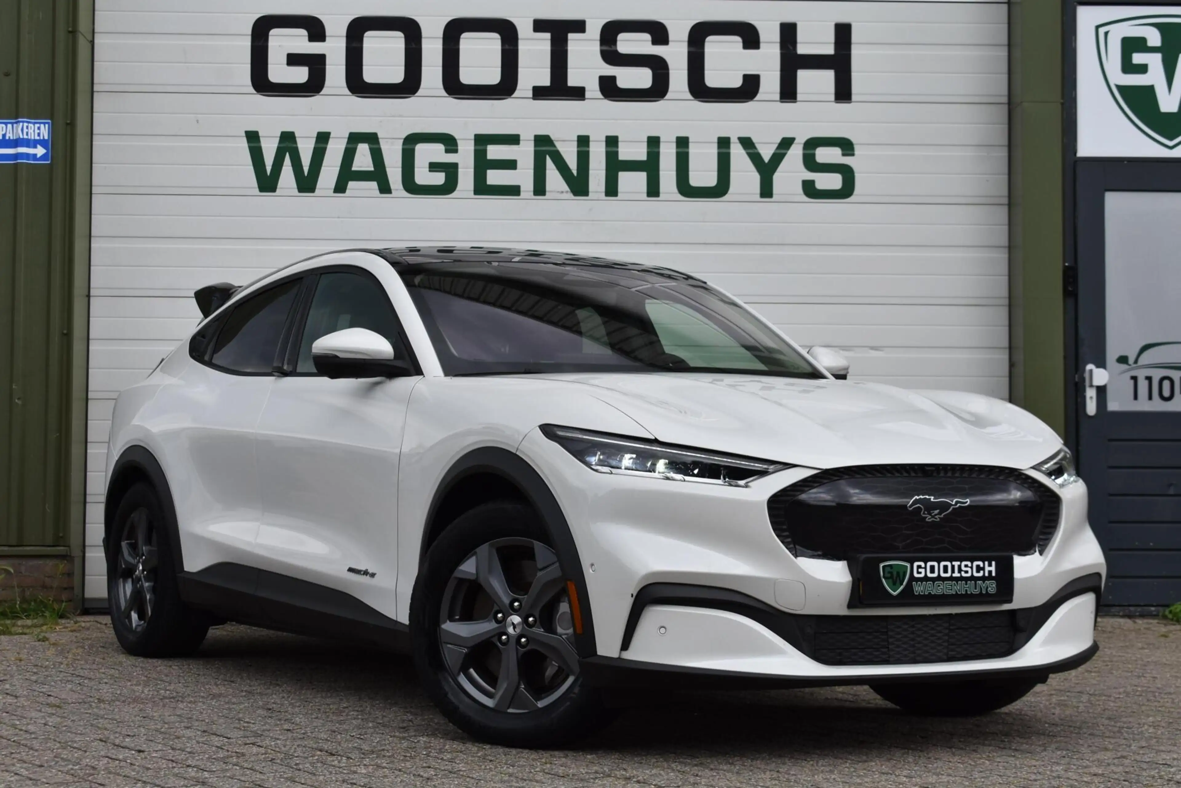 Ford Mustang Mach-E RWD 75 kWh | Pano | Leder | B&O| Winterpakket | — photo 2