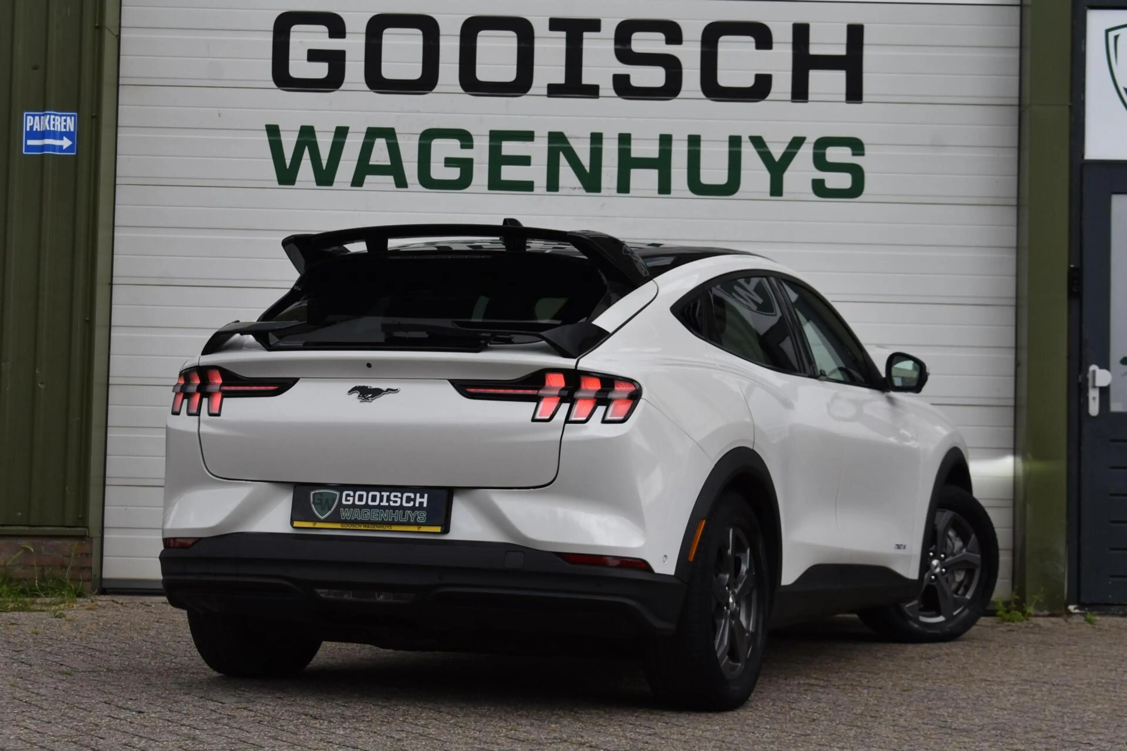 Ford Mustang Mach-E RWD 75 kWh | Pano | Leder | B&O| Winterpakket | — photo 4
