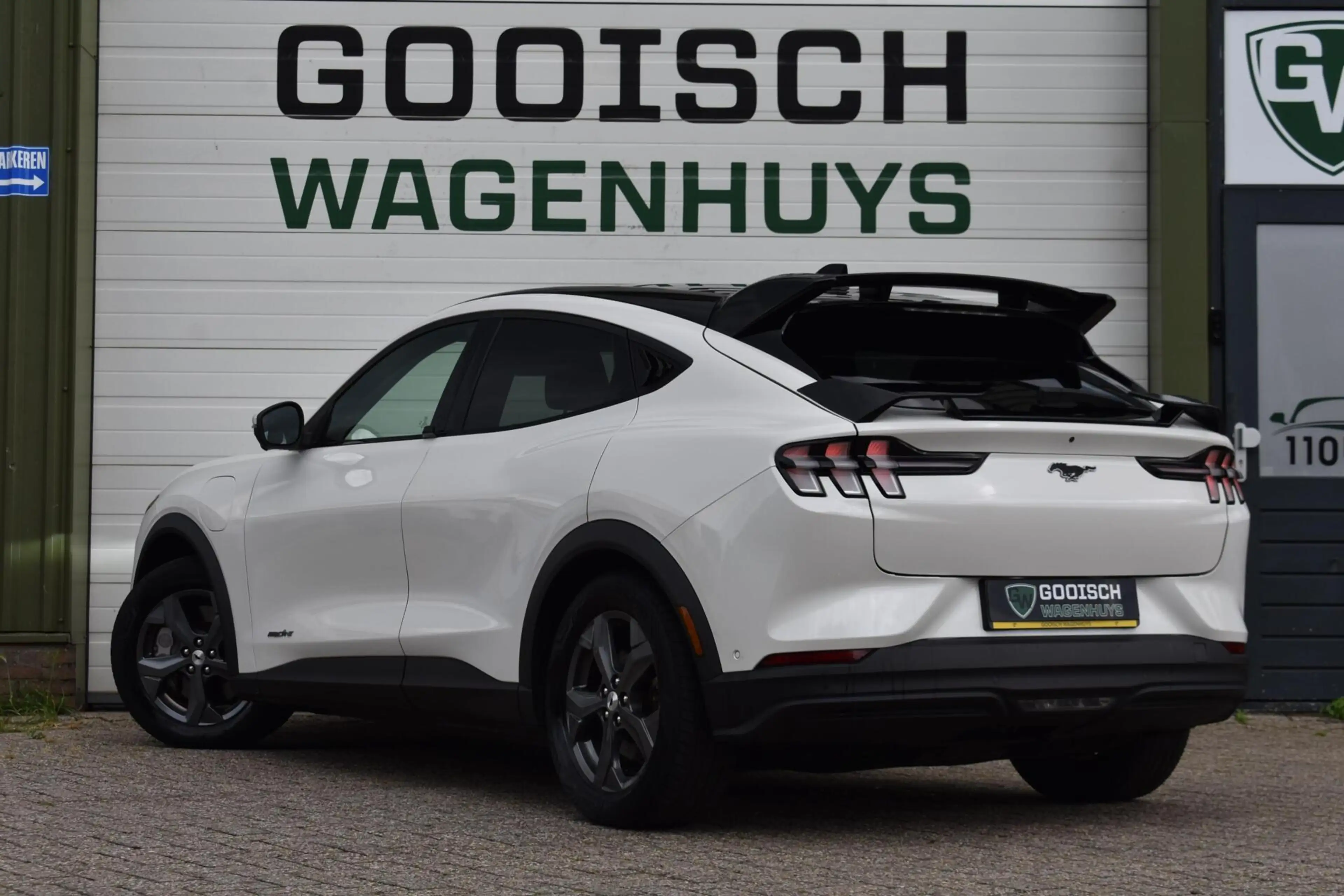 Ford Mustang Mach-E RWD 75 kWh | Pano | Leder | B&O| Winterpakket | — photo 3