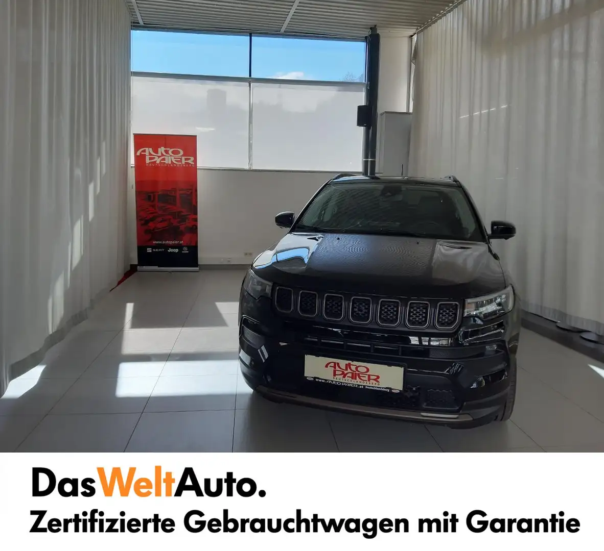 Jeep Compass 1.5 Multiair Upland T4 FWD DCT7 e-Hybrid Schwarz - 1