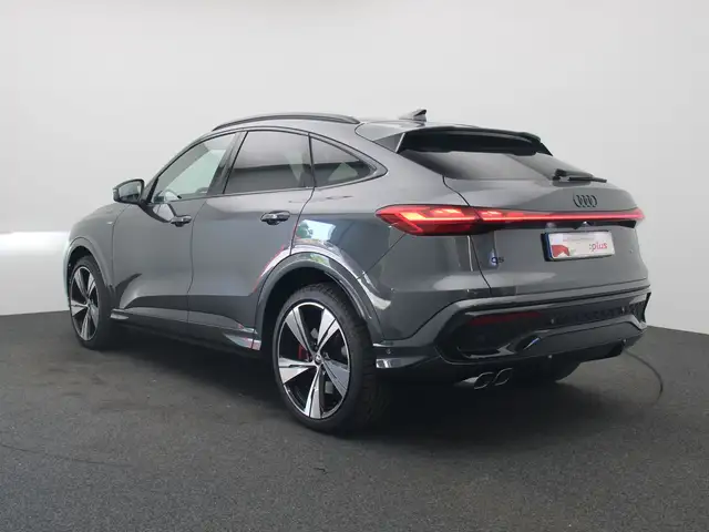 Audi Q5 view 5