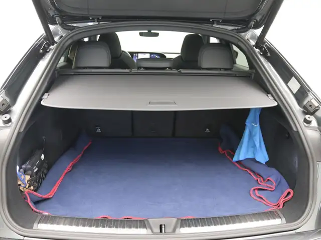 Audi Q5 view 8