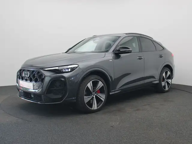 Audi Q5 view 2
