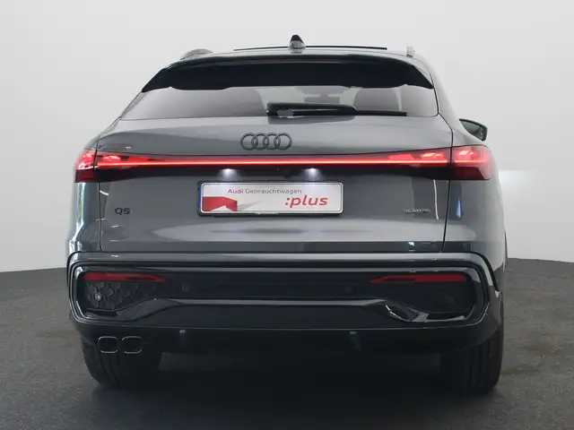 Audi Q5 view 6