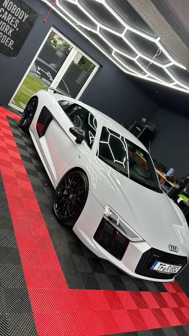 Audi R8 V10 plus 5.2 FSI quattro S tronic - 1