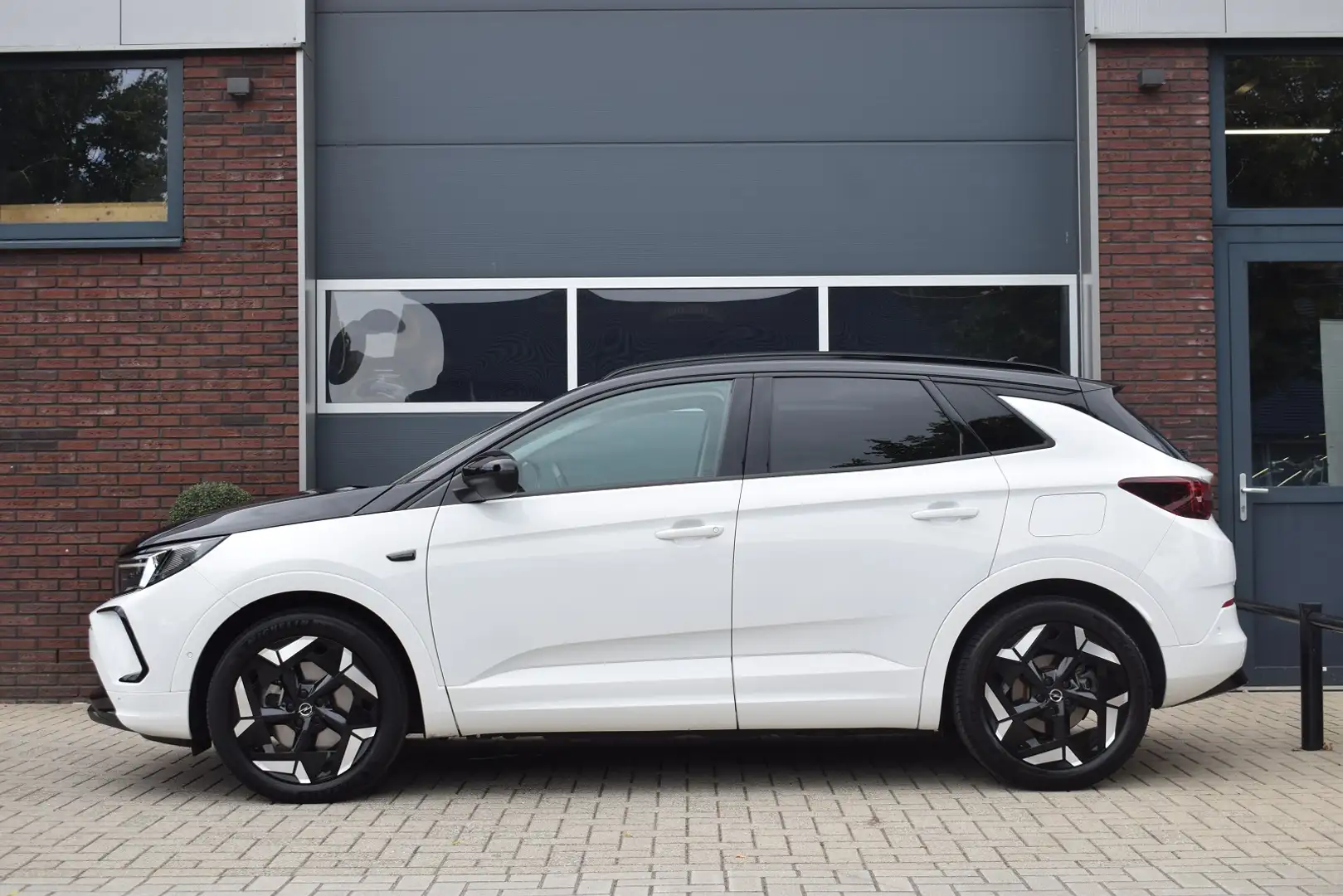 Opel Grandland 1.6 Turbo Plug-In Hybrid 4x4 GSe | incl. BTW | Wit - 2