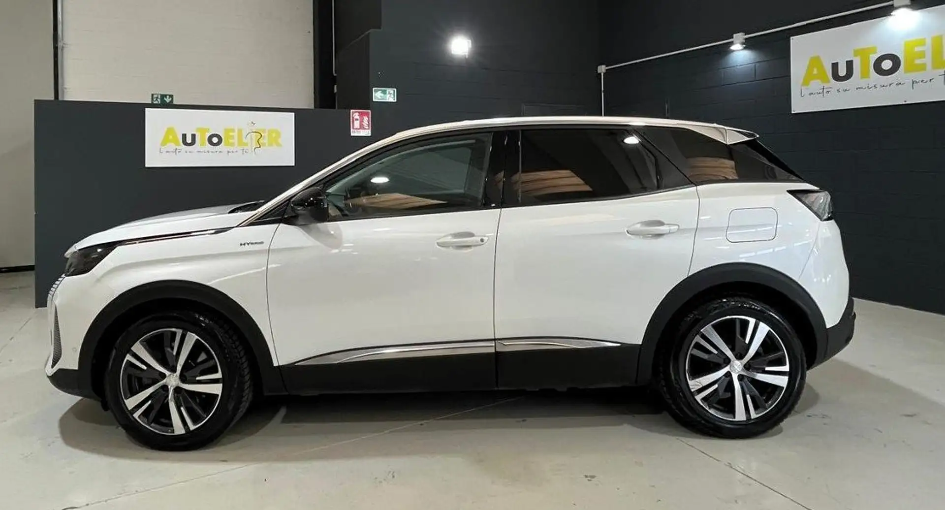 Peugeot 3008 3008 1.6 hybrid phev Allure Pack 225cv e-eat8 Weiß - 2