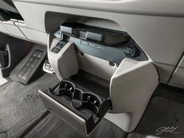 Volkswagen T7 Multivan Style eHybrid 4MOTION*AHK*DCC*HEADUP*H&K* Ansicht 49