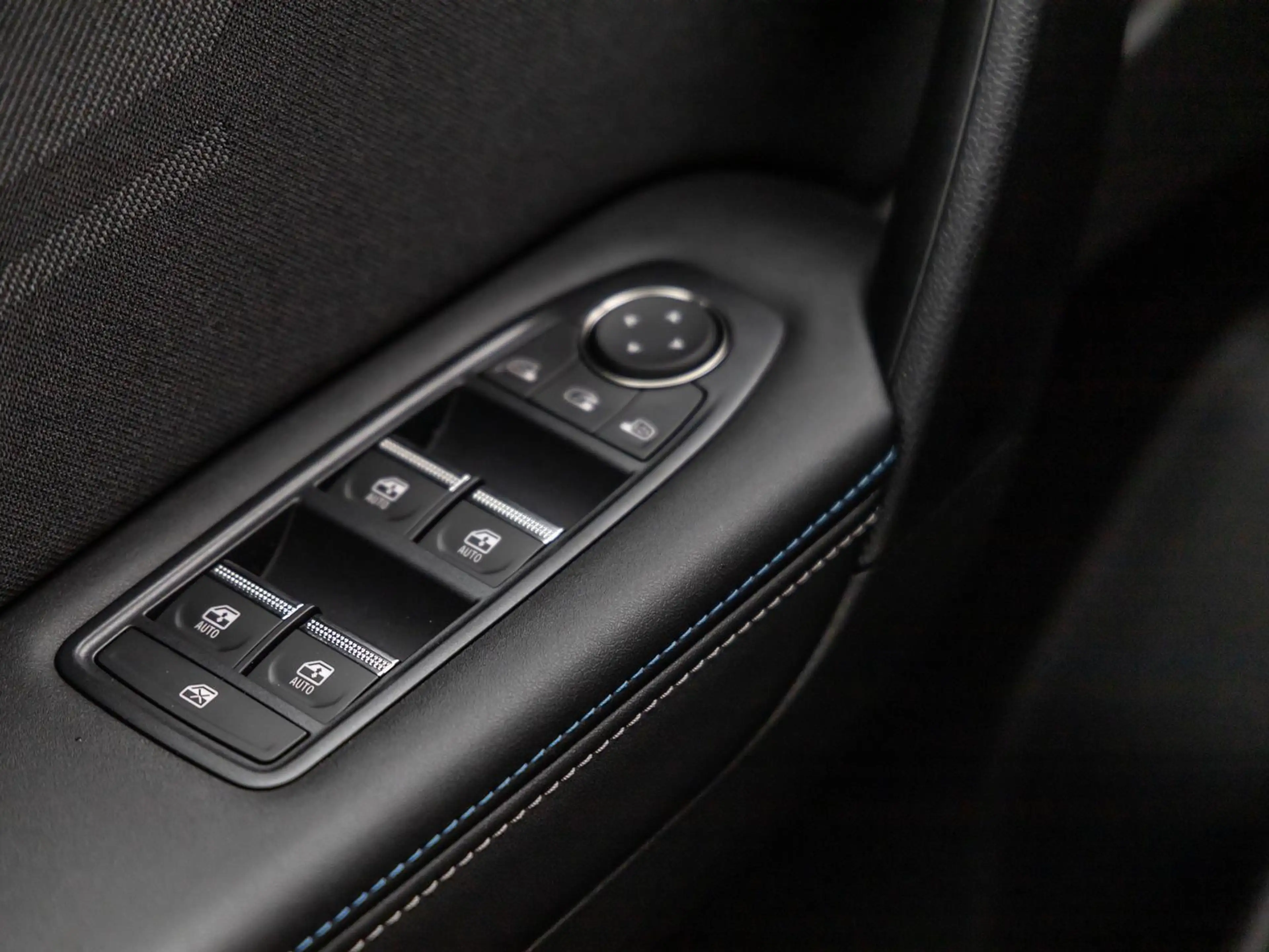 Renault Symbioz Esprit Alpine Mild Hybrid 140 EDC Prem. Winter-P. Plus Safety/Driving/Parking-P. — photo 11