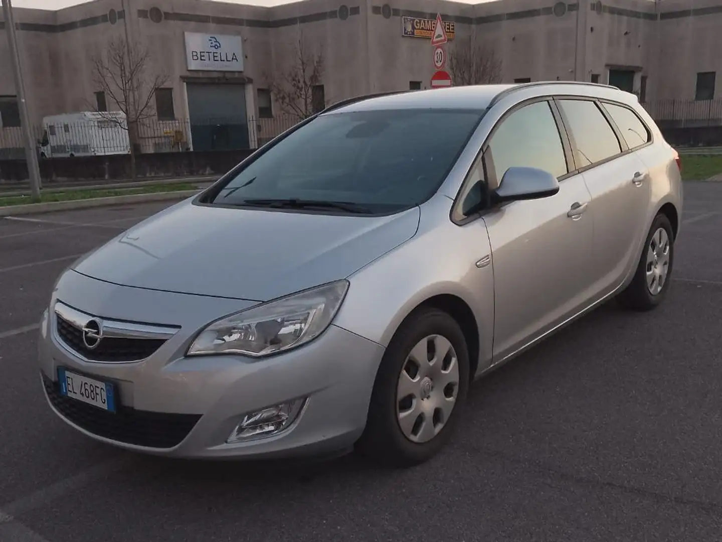 Opel Astra Astra IV 2010 Sports Tourer 1.7 cdti Cosmo 110cv Grigio - 1