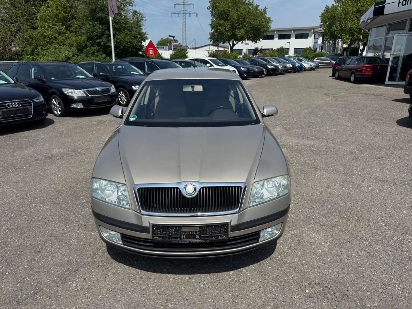 Skoda Octavia 1.6 Lim. Ambiente SHG PDC Tempomat Beige - 2