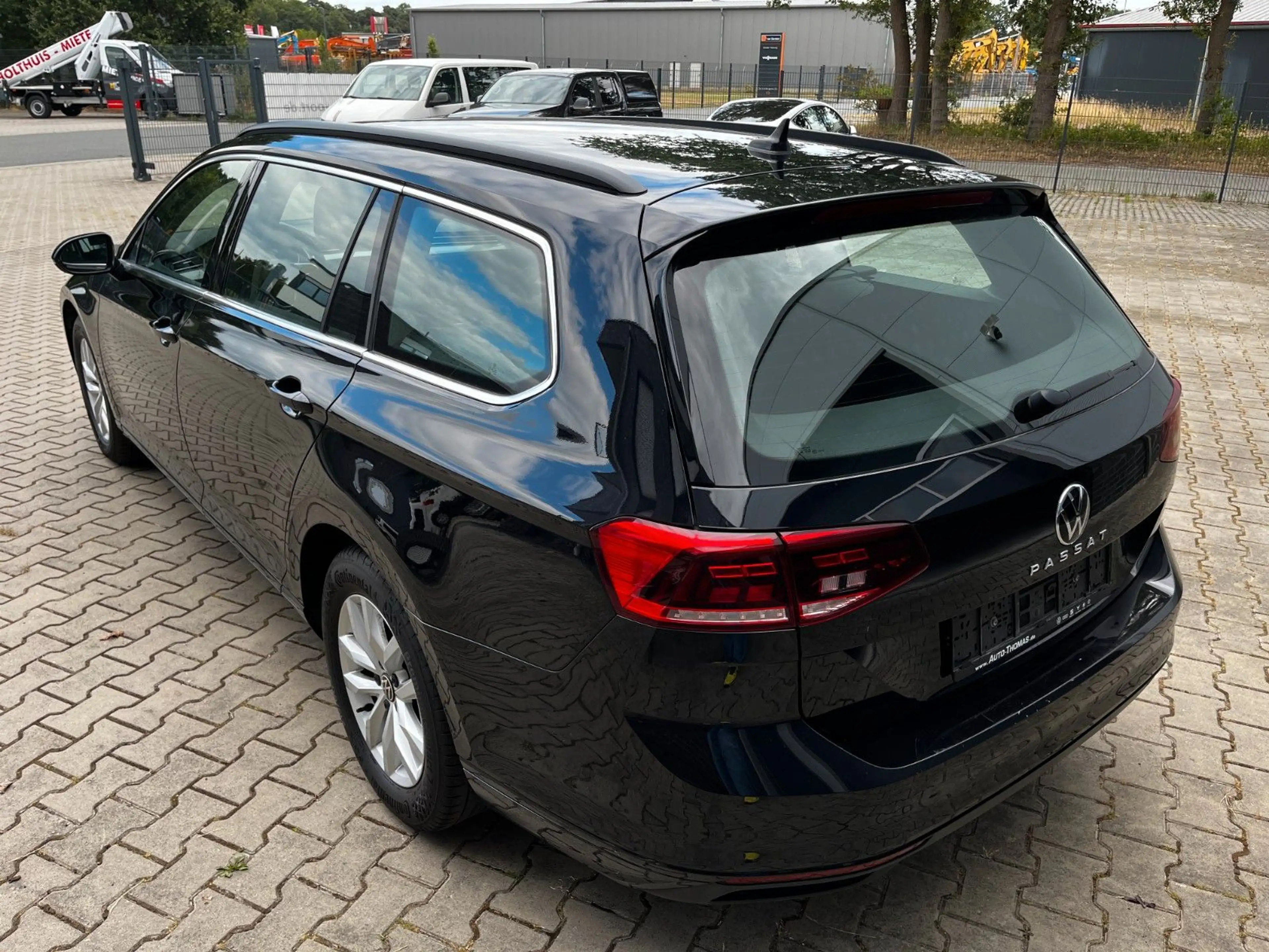 Volkswagen Passat Variant Passat 2.0 TDI Business/Aut/LED/NAVI/MWST — photo 6