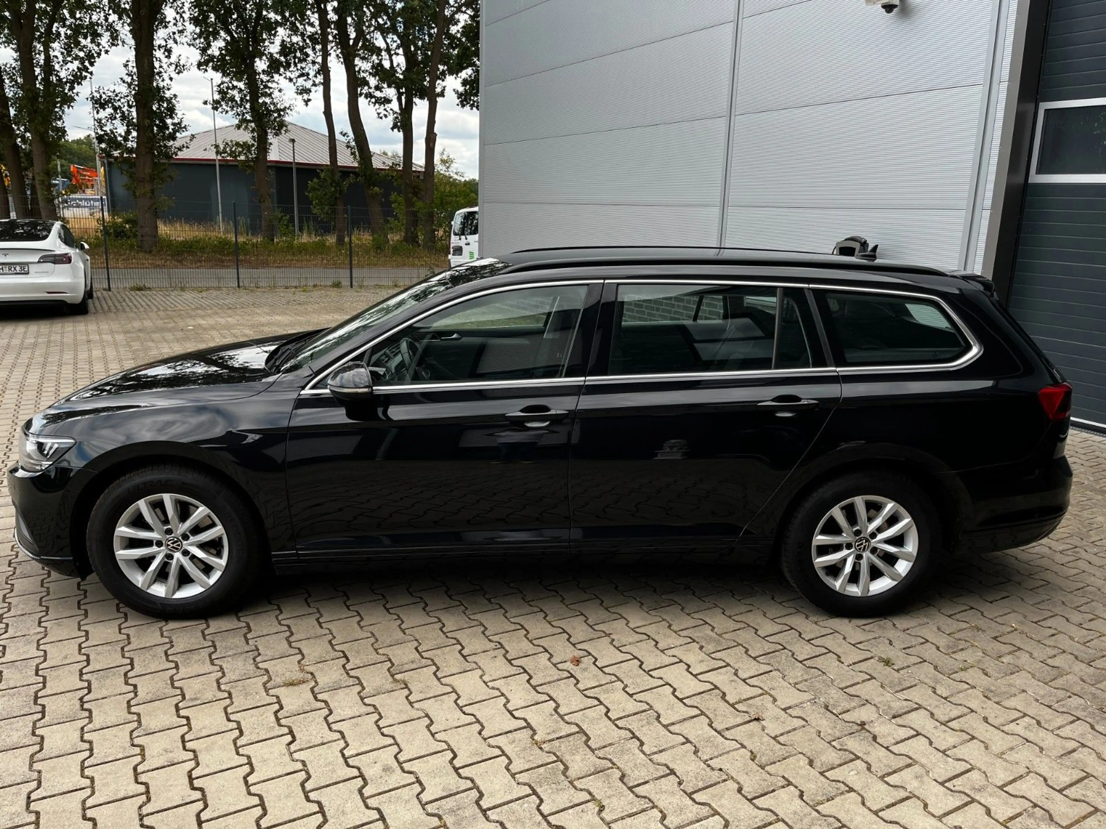 Volkswagen Passat Variant Passat 2.0 TDI Business/Aut/LED/NAVI/MWST — photo 7