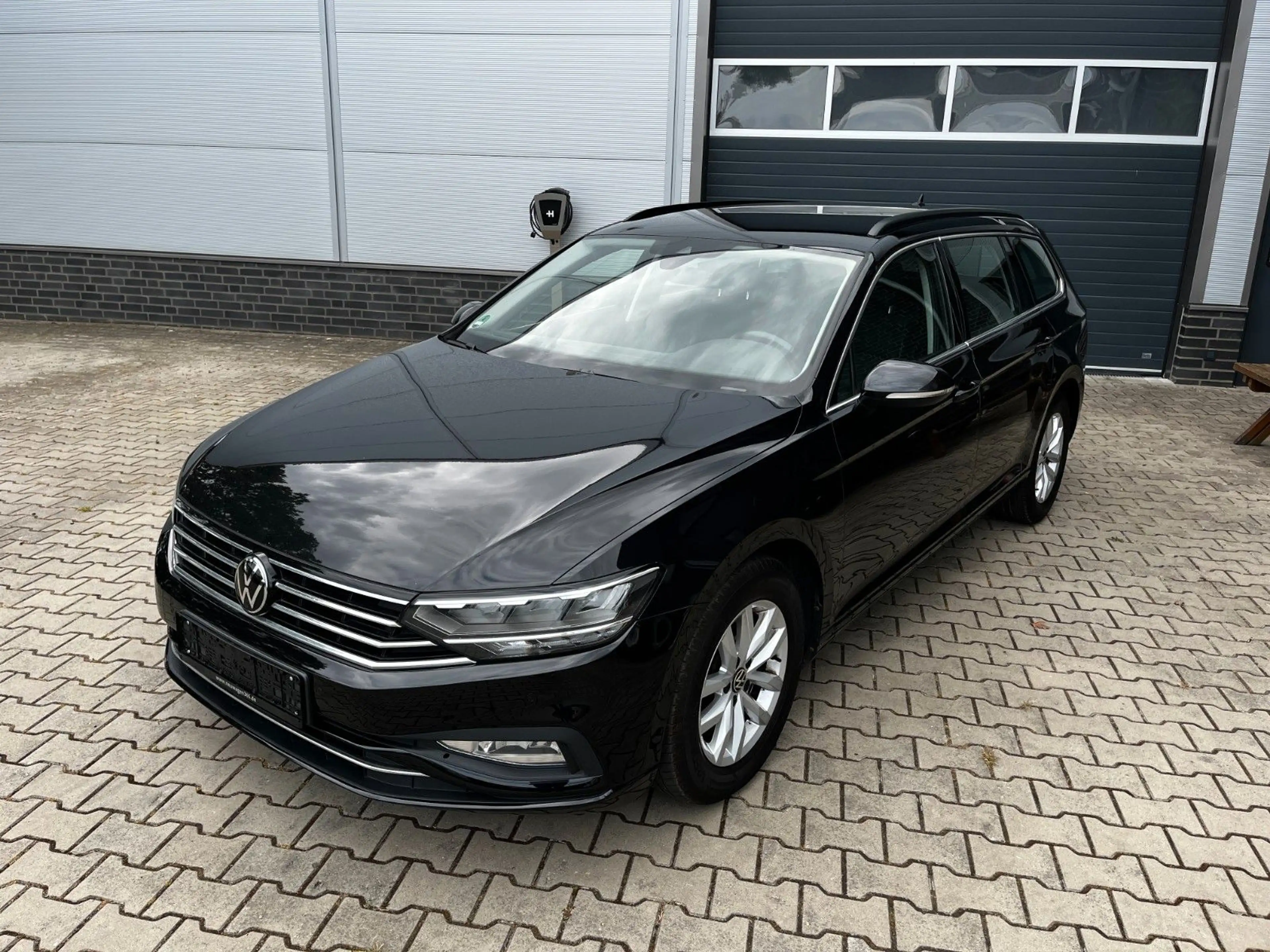 Volkswagen Passat Variant Passat 2.0 TDI Business/Aut/LED/NAVI/MWST — photo 3
