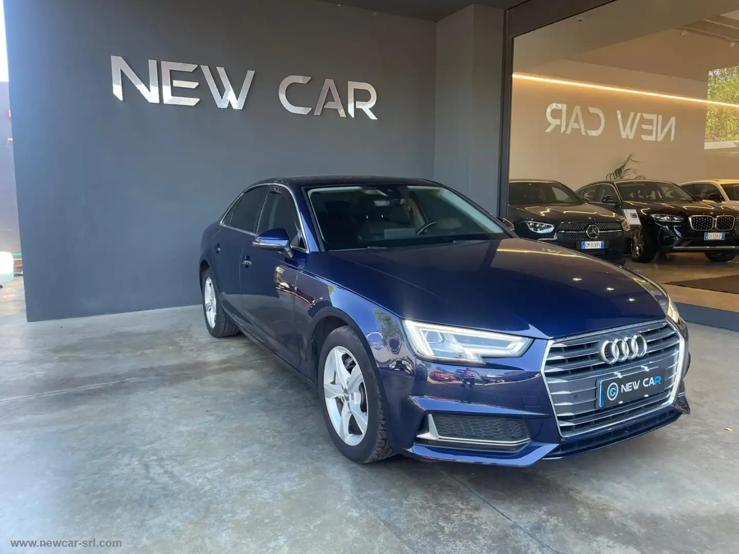 Audi A4 Avant 40 TDI ultra S tronic Bus. Sp. Blu/Azzurro - 2