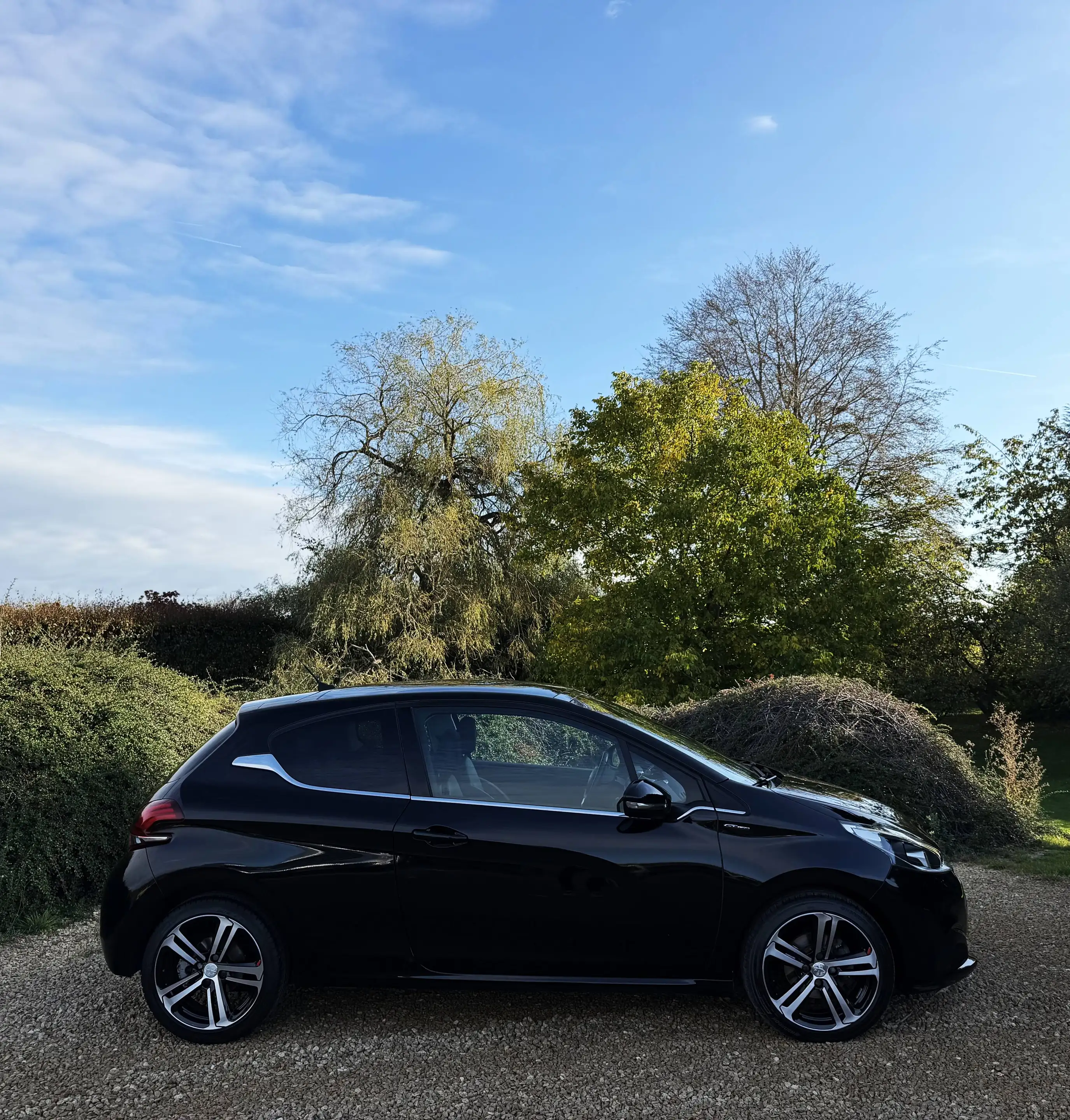 Peugeot 208 GT Line SPORT 1.2i ESSENCE 59.000 KM FULL OPTIONS PANORAMIQUE GPS CUIR LED JANTES 17' GARANTIE 1 AN — photo 6