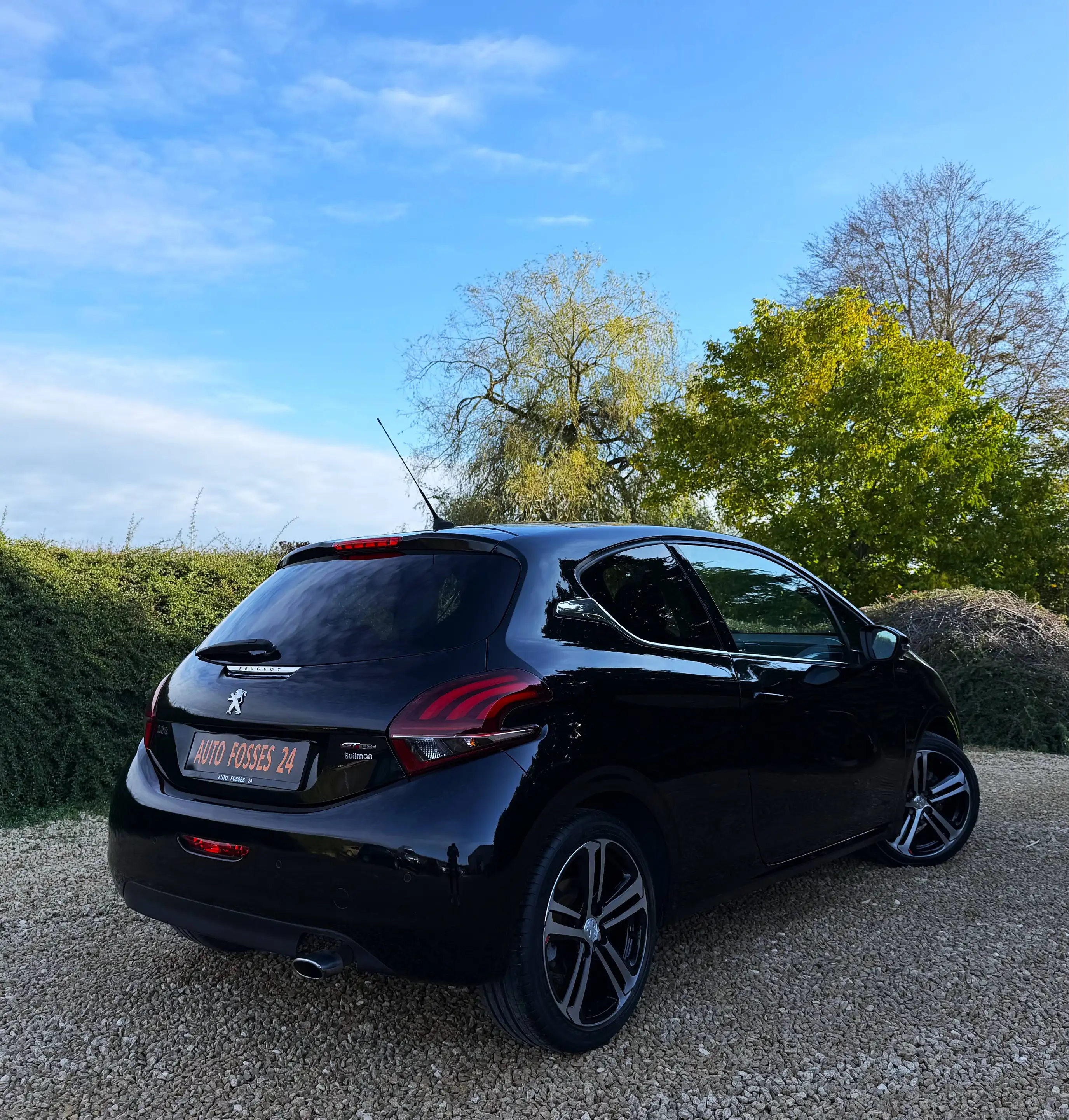 Peugeot 208 GT Line SPORT 1.2i ESSENCE 59.000 KM FULL OPTIONS PANORAMIQUE GPS CUIR LED JANTES 17' GARANTIE 1 AN — photo 12
