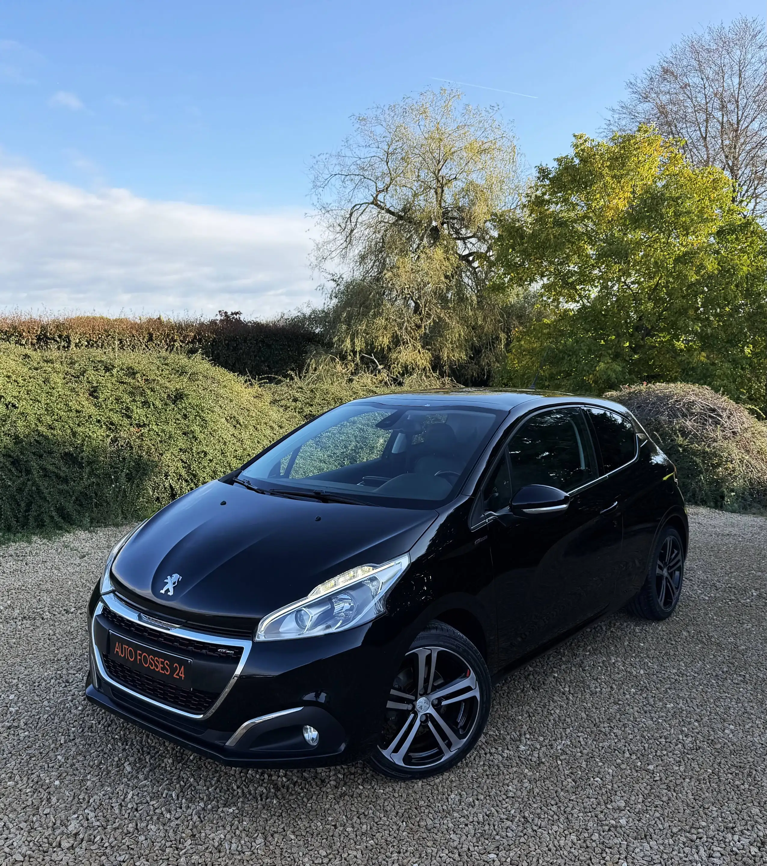Peugeot 208 GT Line SPORT 1.2i ESSENCE 59.000 KM FULL OPTIONS PANORAMIQUE GPS CUIR LED JANTES 17' GARANTIE 1 AN