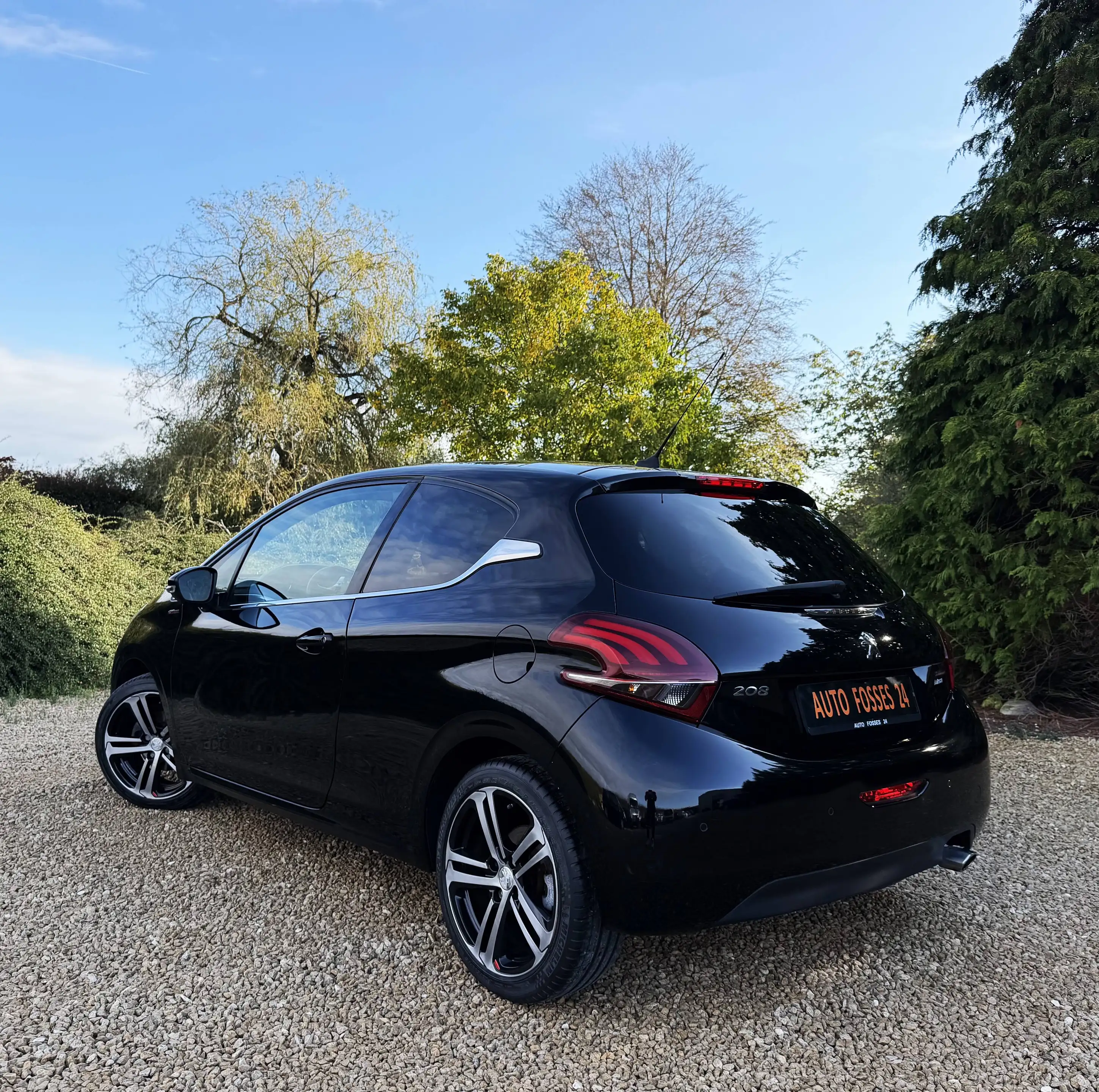 Peugeot 208 GT Line SPORT 1.2i ESSENCE 59.000 KM FULL OPTIONS PANORAMIQUE GPS CUIR LED JANTES 17' GARANTIE 1 AN — photo 8