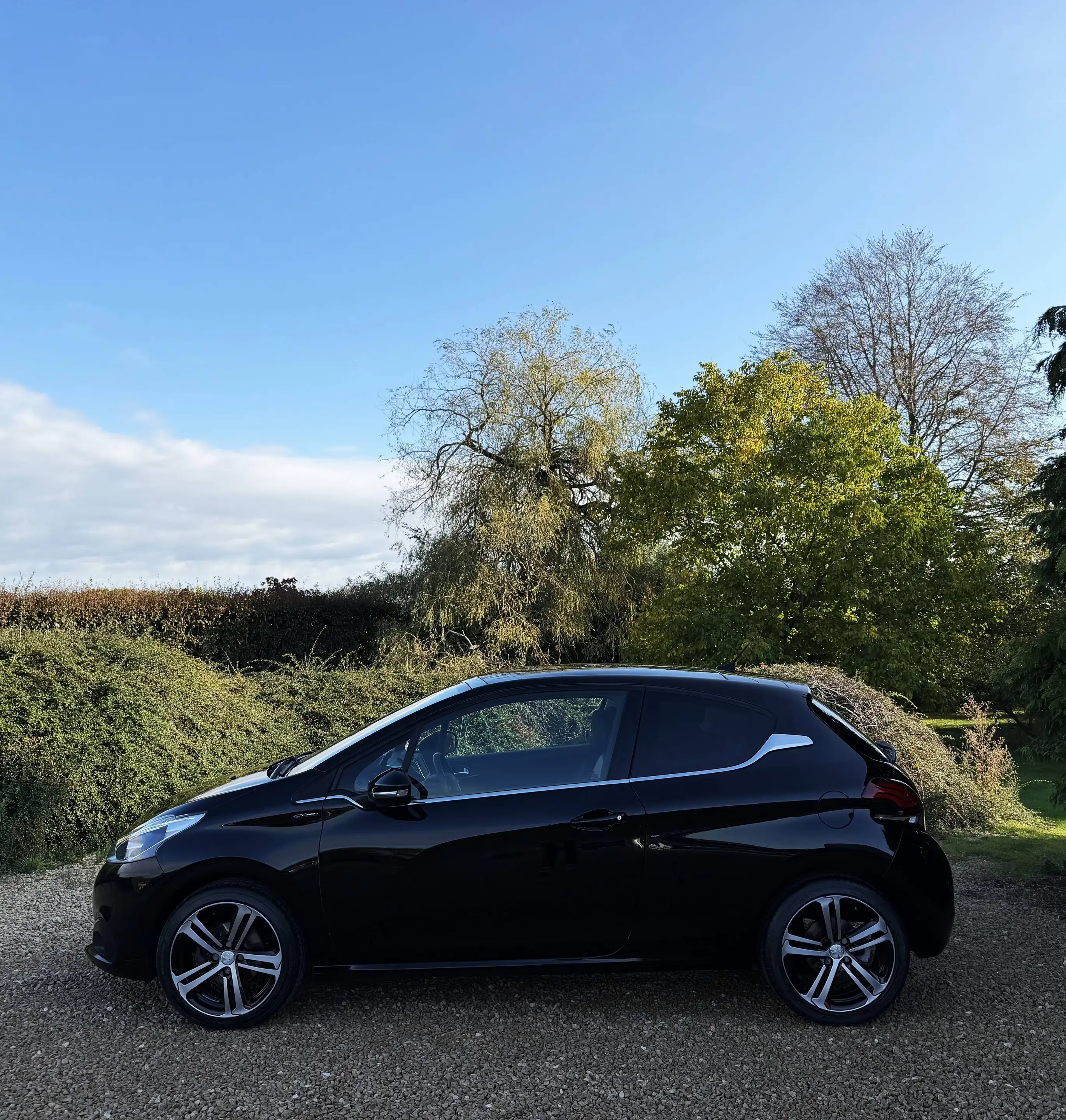 Peugeot 208 GT Line SPORT 1.2i ESSENCE 59.000 KM FULL OPTIONS PANORAMIQUE GPS CUIR LED JANTES 17' GARANTIE 1 AN — photo 2