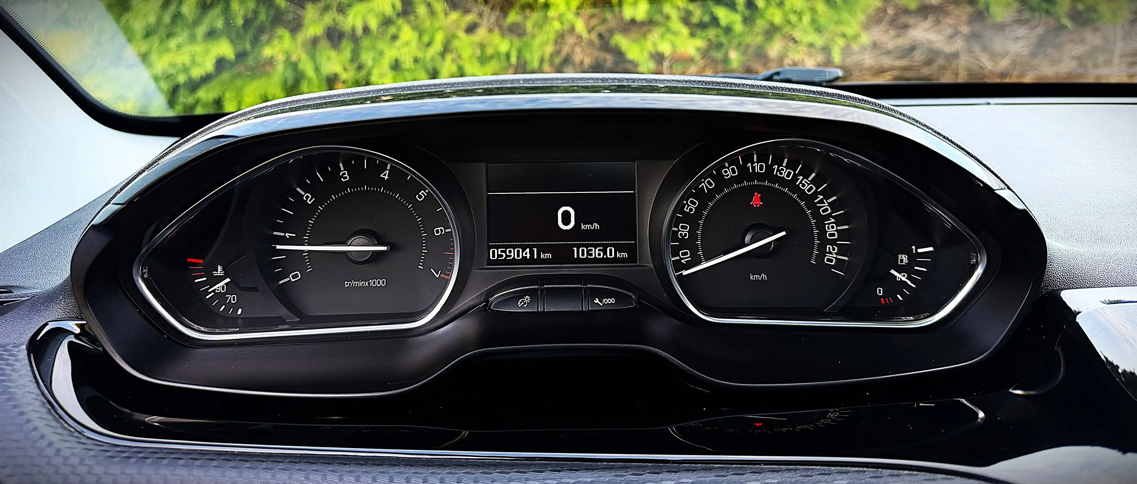 Peugeot 208 GT Line SPORT 1.2i ESSENCE 59.000 KM FULL OPTIONS PANORAMIQUE GPS CUIR LED JANTES 17' GARANTIE 1 AN — photo 14