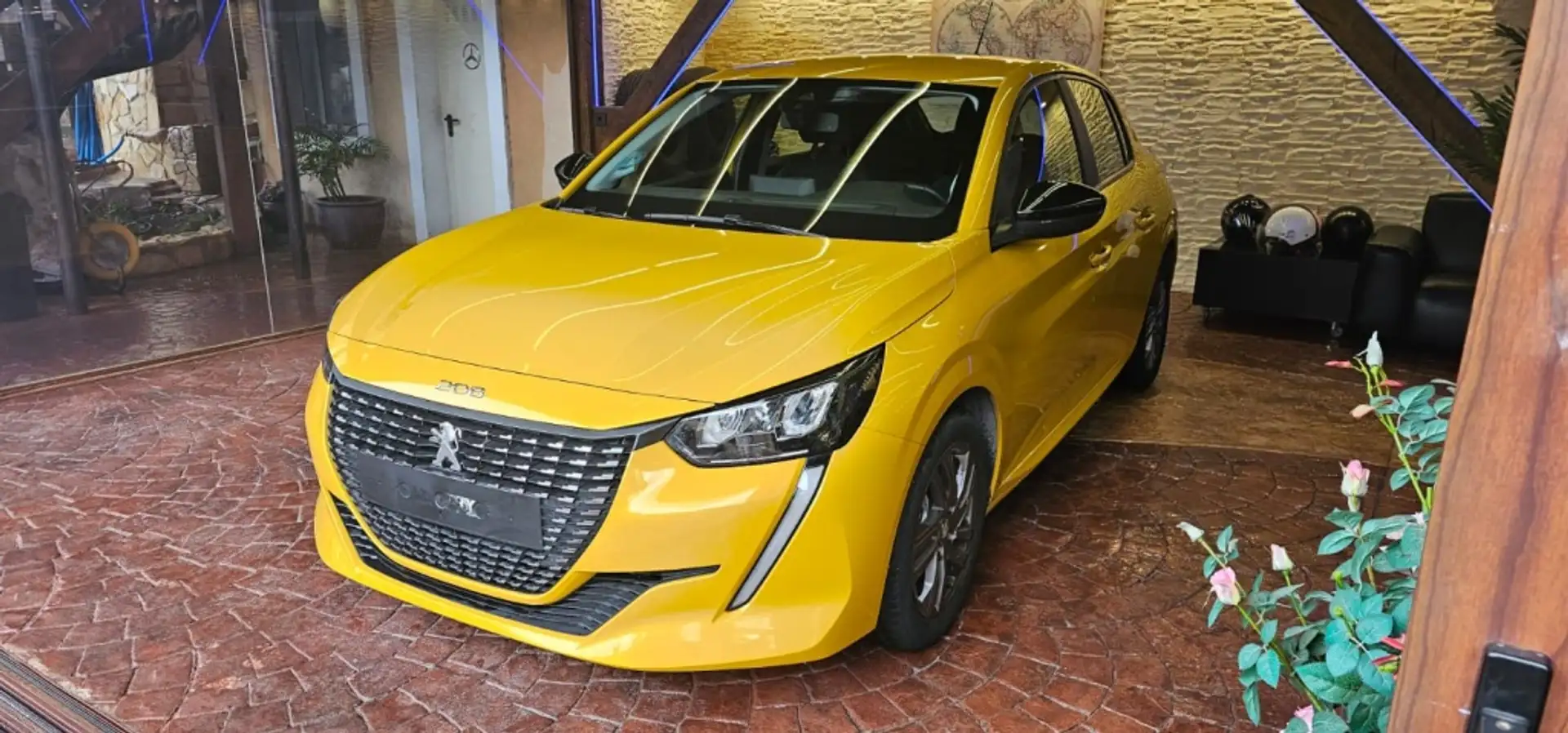 Peugeot 208 1.2 Puretech S&S Active Pack 100 Gelb - 2