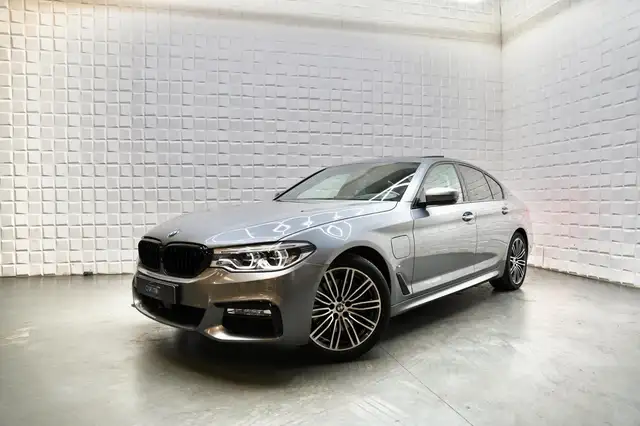 BMW 530 5-serie 530e iPerformance M PAKKET SCHUIFDAK LEER