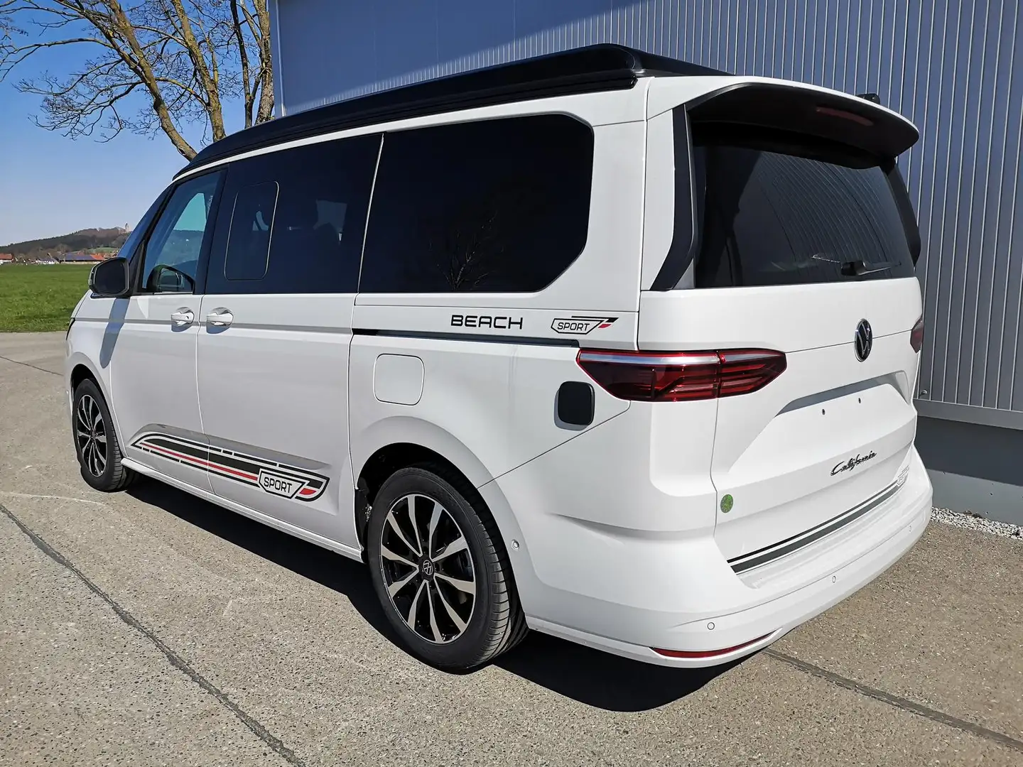Volkswagen T7 California T7 2.0TDI DSG California Beach Camper Sport Editio Weiß - 2