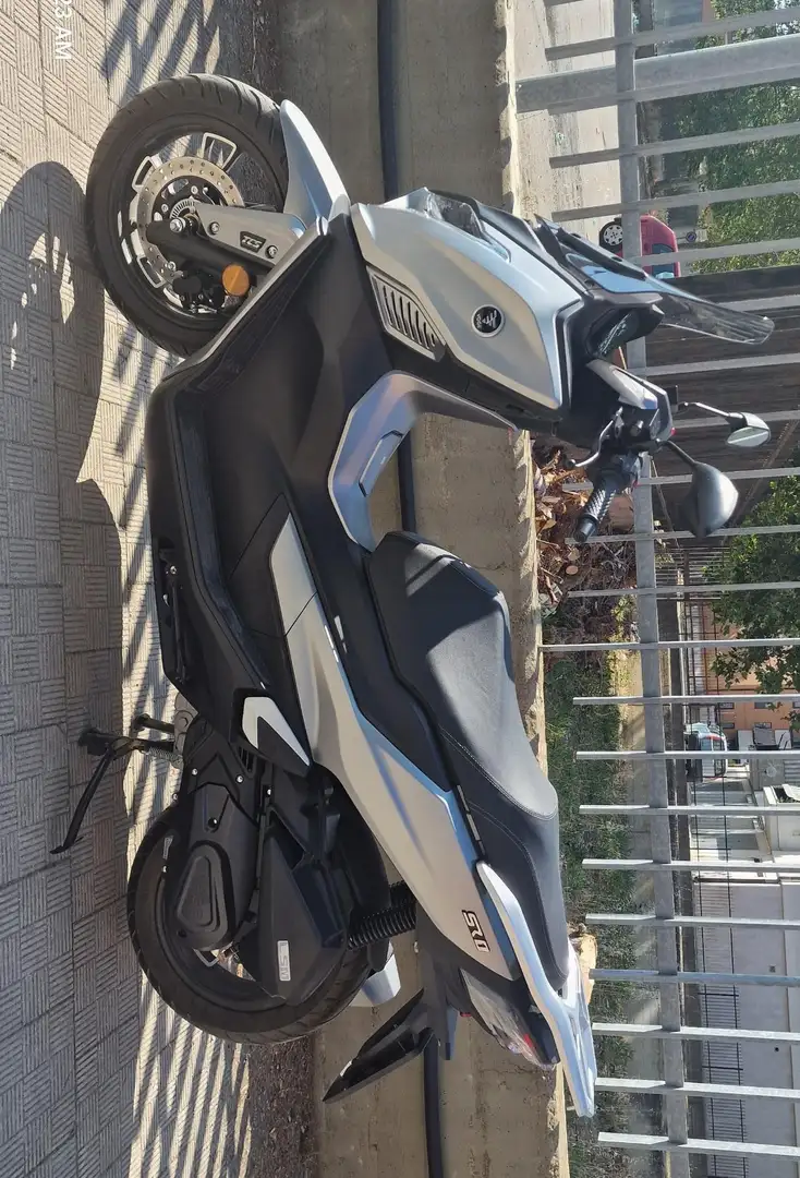 Voge Інші Sr1 125 Срібний - 2