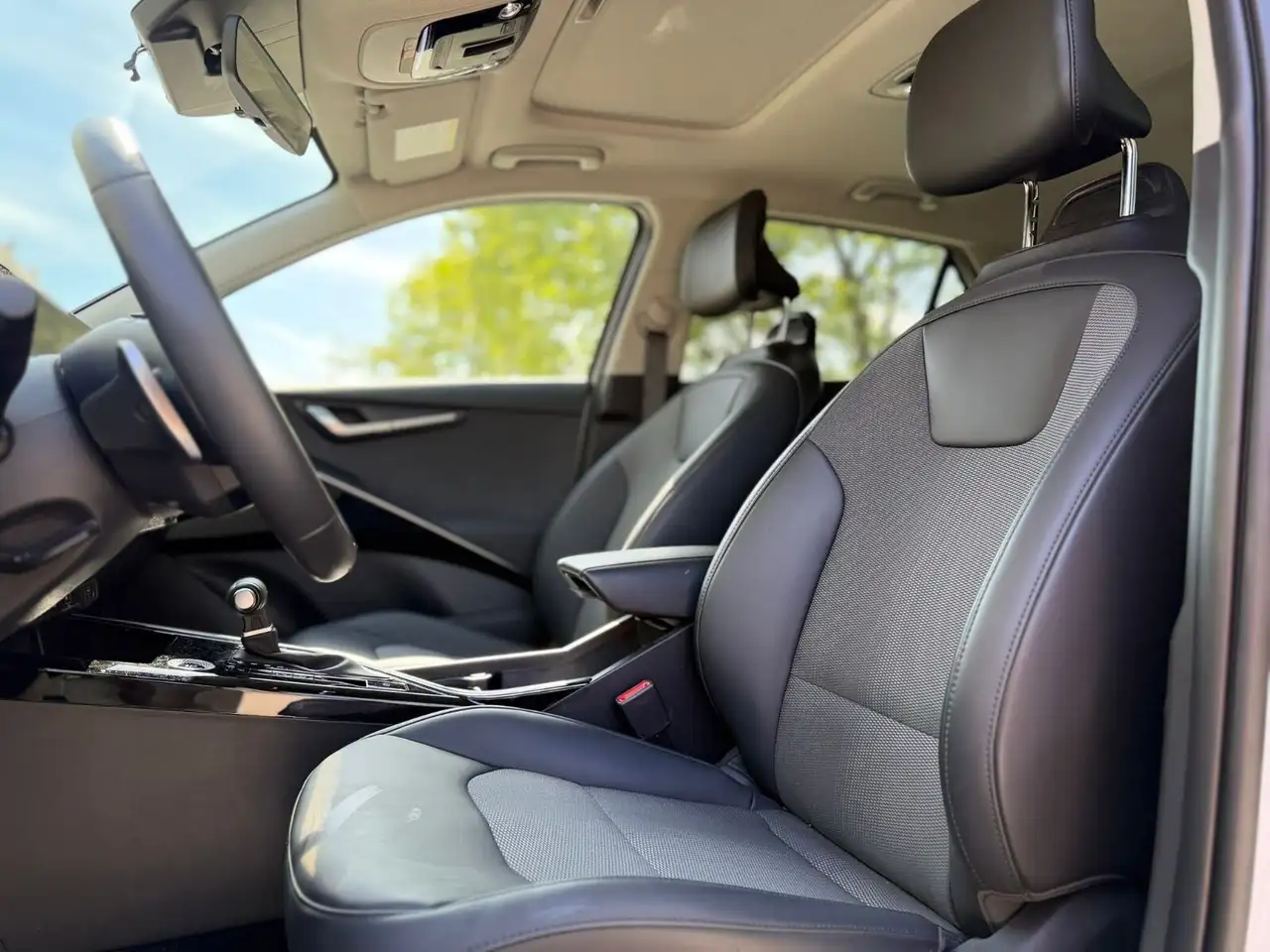 Kia Niro снимка Kia Niro