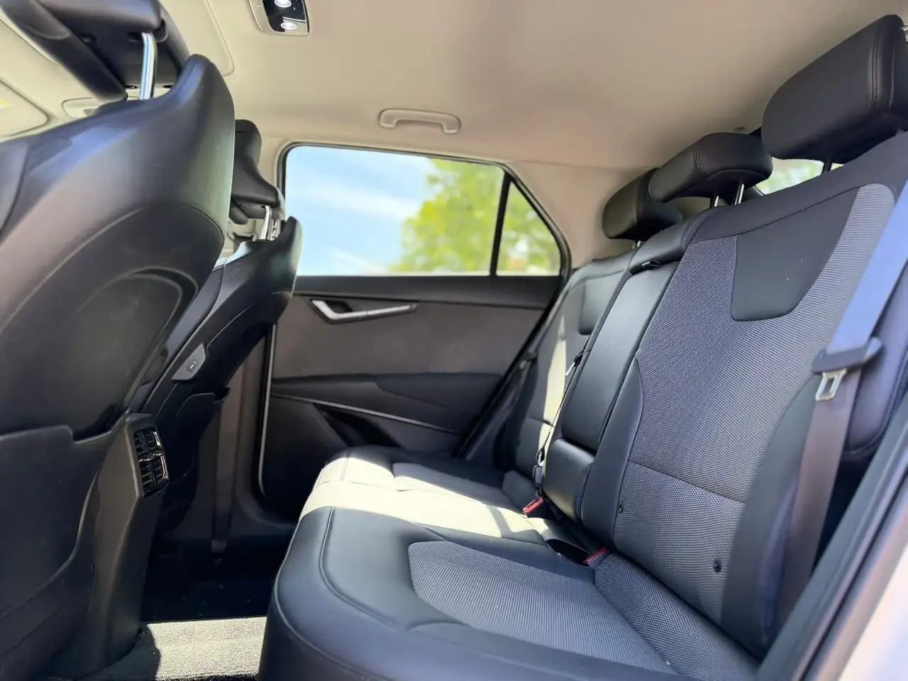 Kia Niro снимка Kia Niro