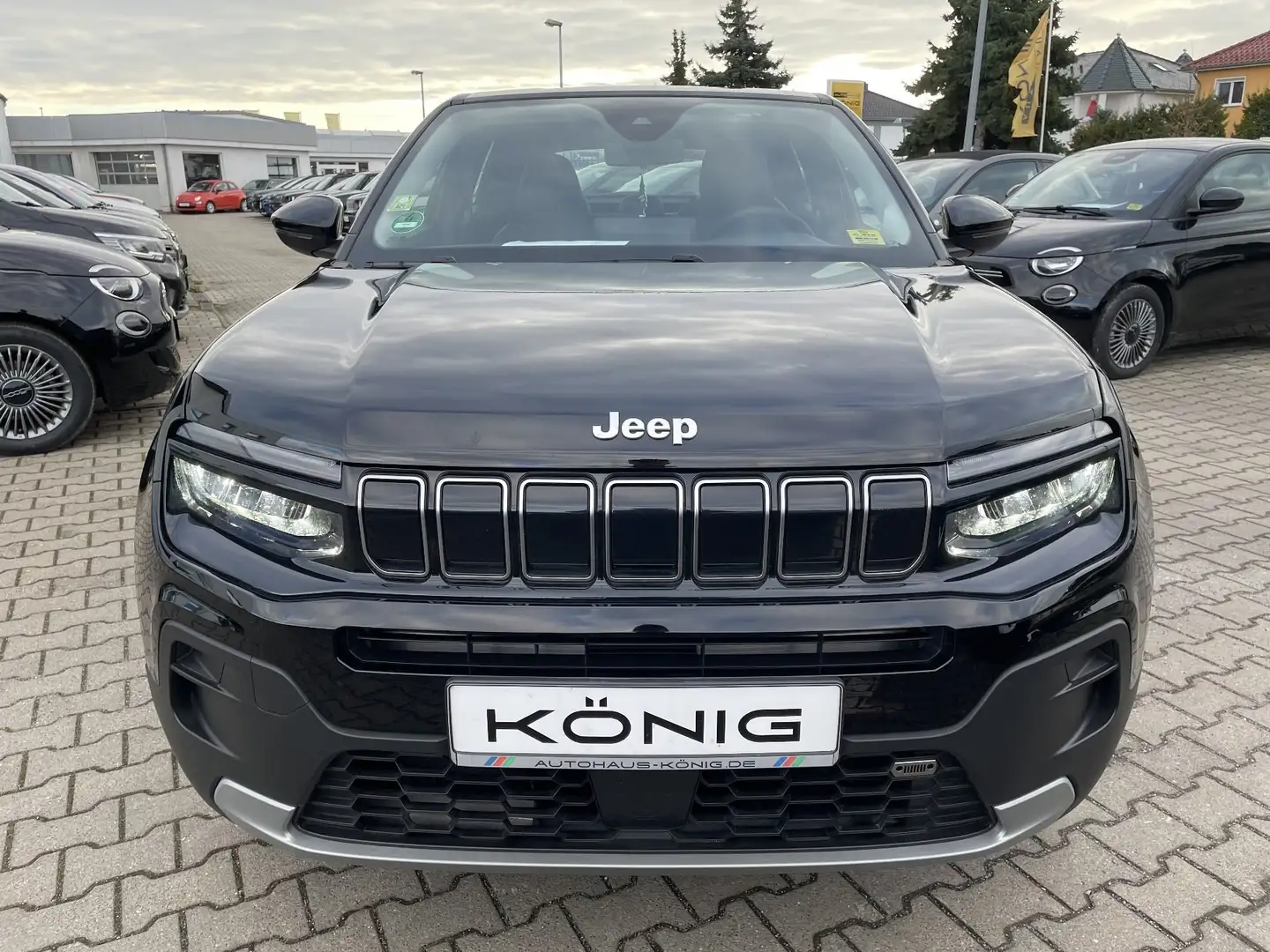 Jeep Avenger Altitude 1.2 GSE T3 100 PS Schwarz - 2