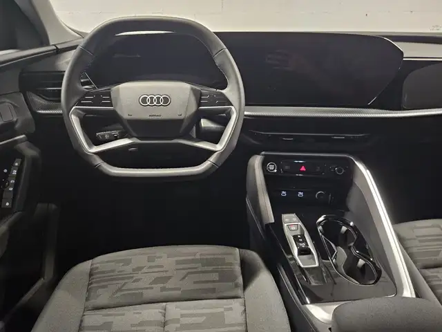 Audi Q5 view 7
