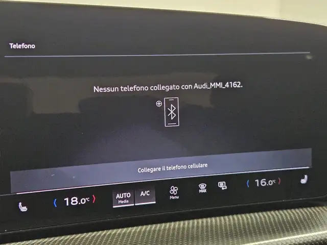 Audi Q5 view 12